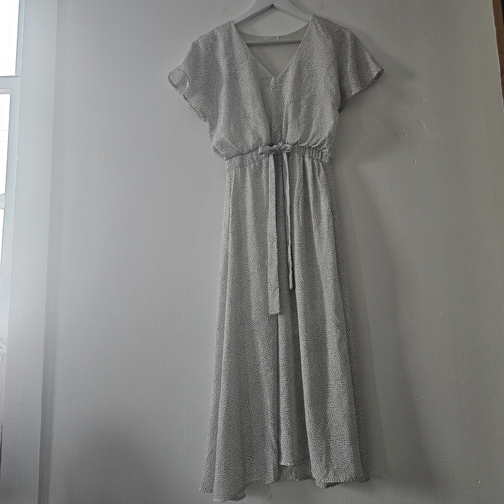 Sienna Sky Elegant White Midi Dress